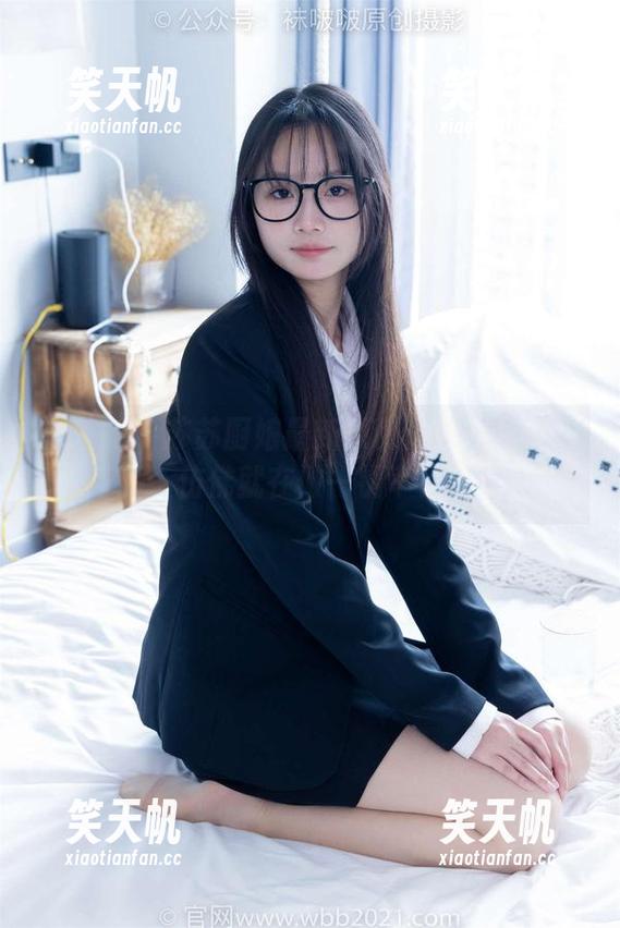 袜啵啵-苏苏 袜啵啵 - 苏苏厨娘最新原创:原图里她的身影,仿佛就在做一锅幸福的汤!