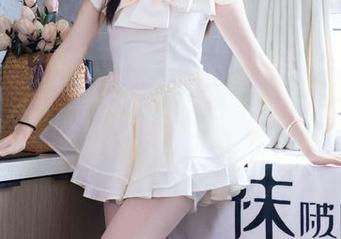 袜啵啵 – 白丝脚尖加固款：雪糕的写真图册里藏着什么秘密？