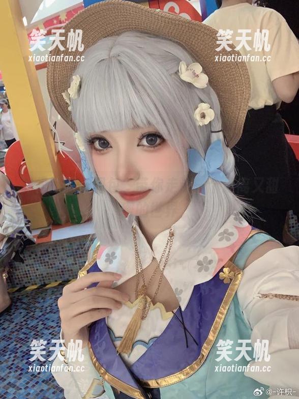 许枳 许枳的网袜图包,带你走进一个迷离又甜蜜的世界