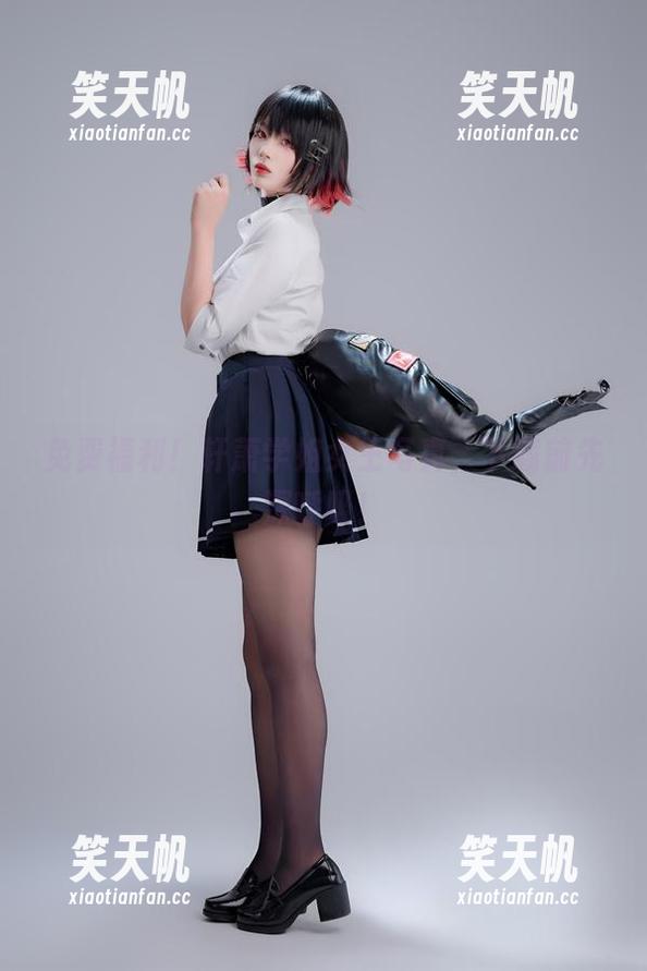 免费福利！轩萧学姐女王写真，下载前先深呼吸！