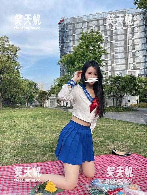 软妹小九九 微密圈 - 软妹小九九化身女神,写真照片化为灵魂的静谧低语。