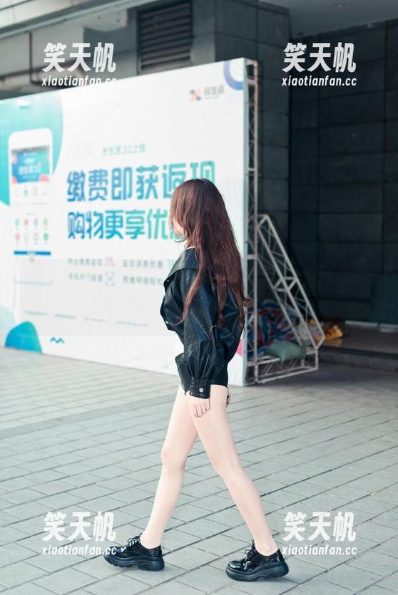 魔镜街拍-楼楼 魔镜街拍 - 楼楼又来了!白色连衣裙,这次你绝对不想错过的更新!